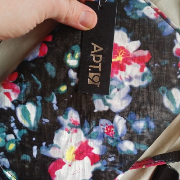 Apt 9 floral purse NWT - Picture 5 of 8